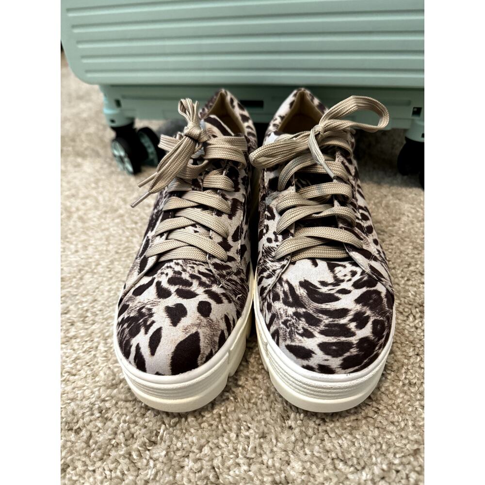 Platform Shoes from Mackin J Size 8 Cheetah Print